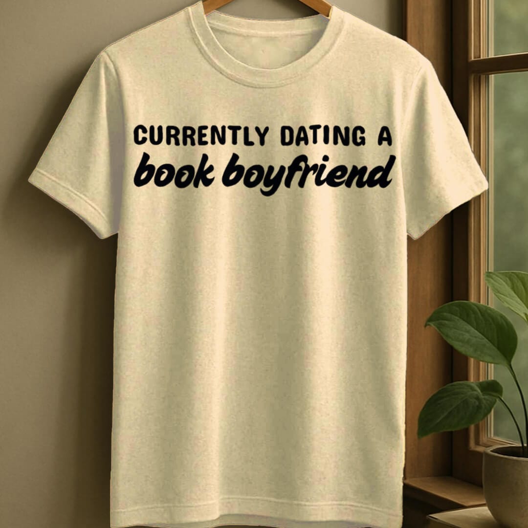 Natural / S Dating book boyfriend t-shirt