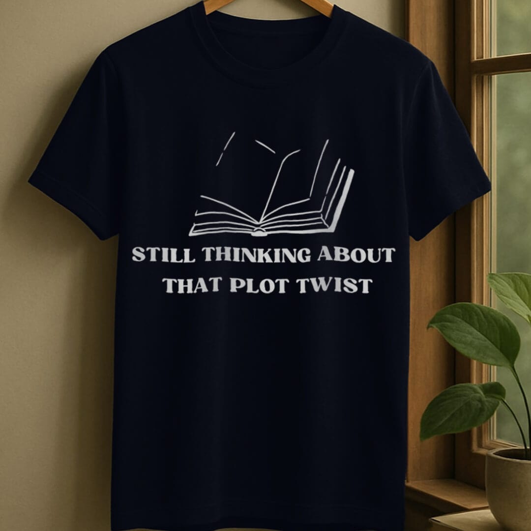 Navy / S Book plot twist t-shirt