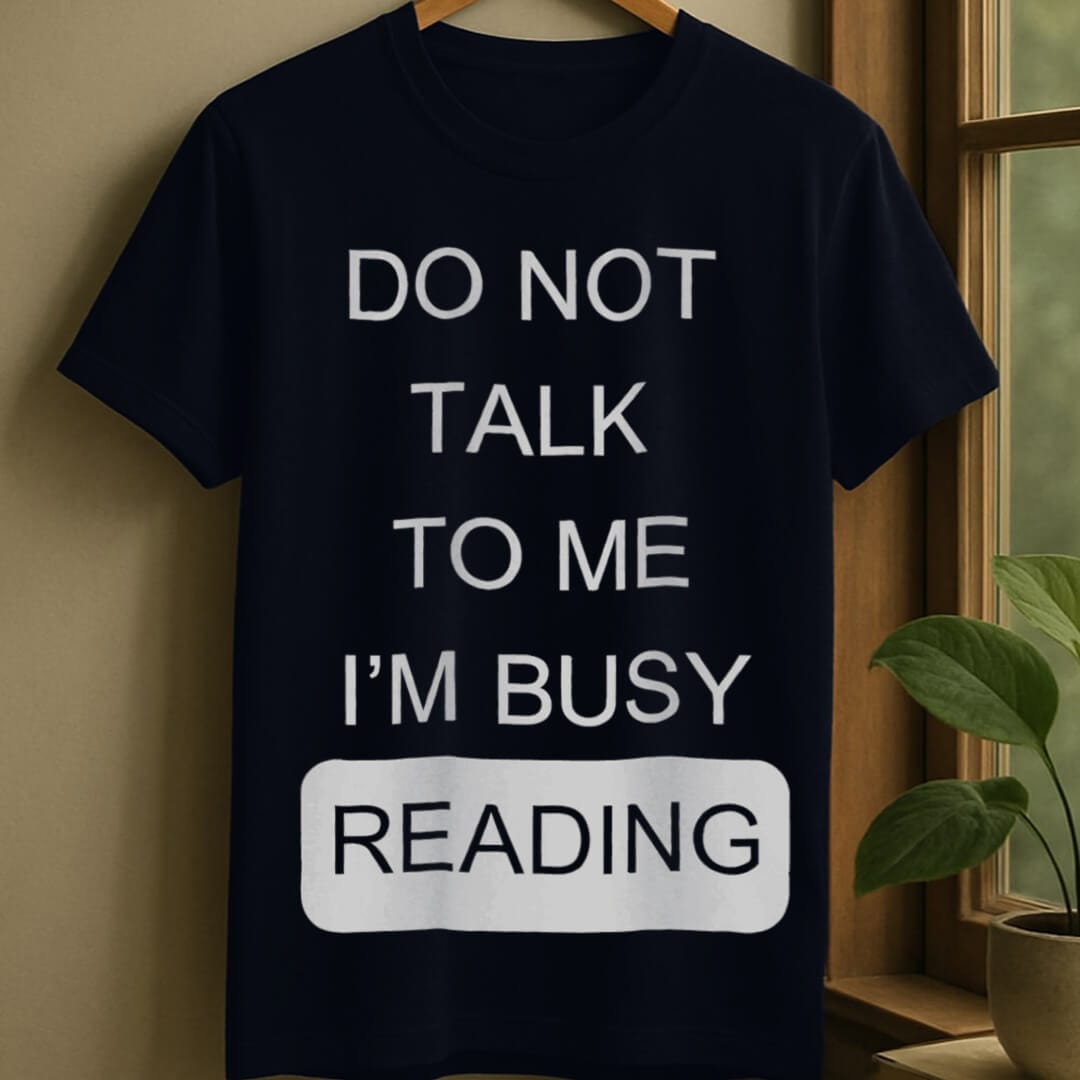 Navy / S Busy reading t-shirt