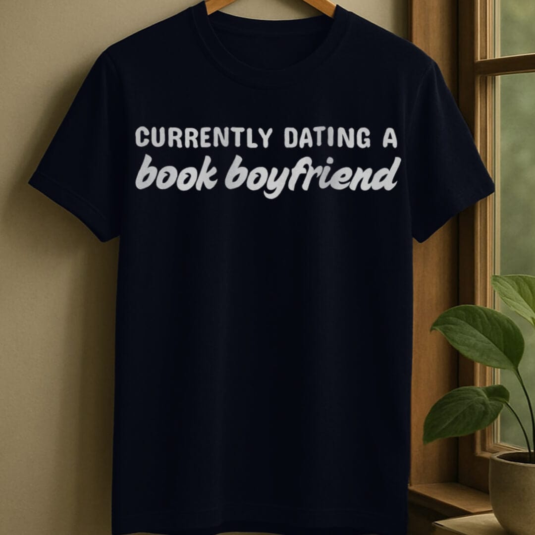 Navy / S Dating book boyfriend t-shirt