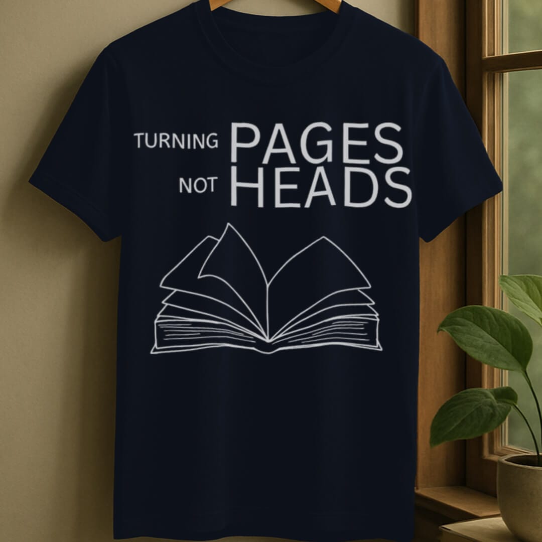 Navy / S Turning pages t-shirt