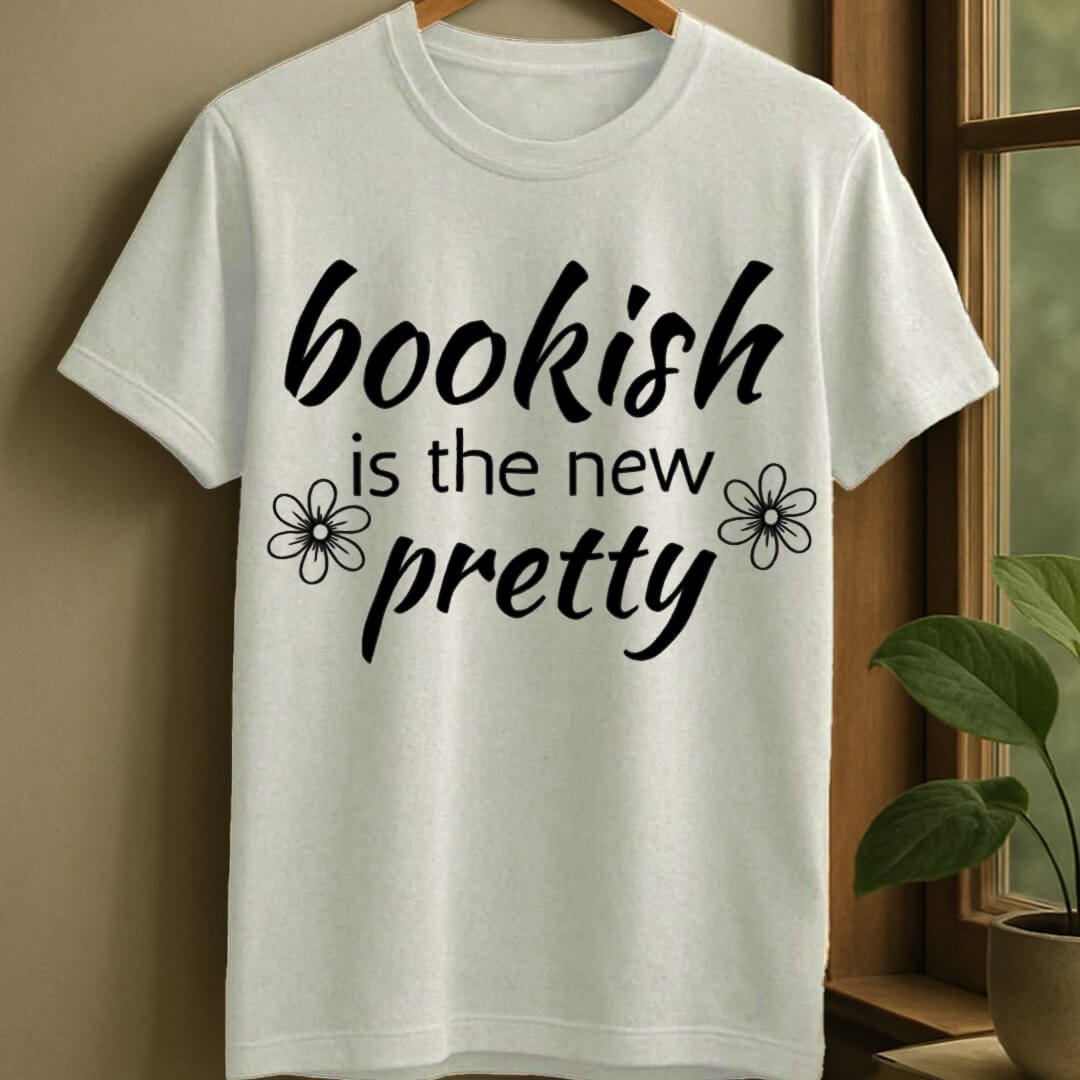 White / S Bookish is pretty t-shirt