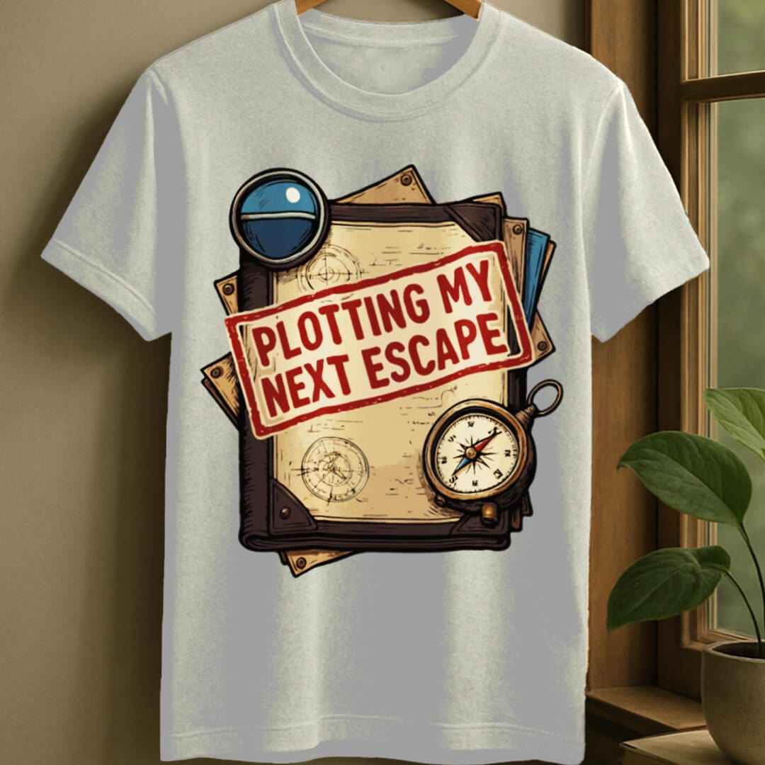 White / S Plotting escape t-shirt