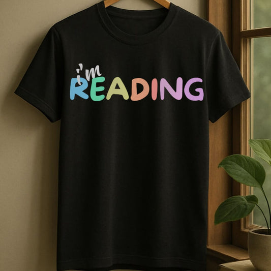 Black / S I'm reading t-shirt