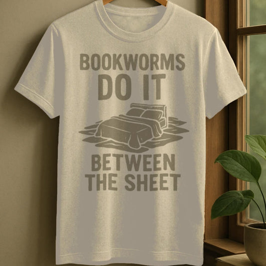Natural / S Bookworms and sheets t-shirt